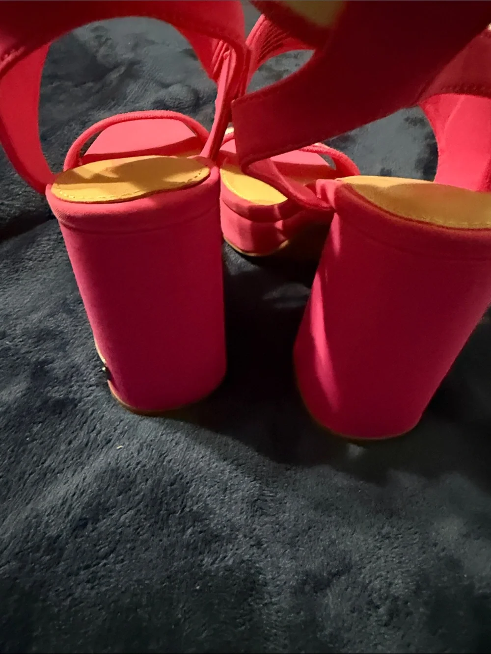 Juicy Couture Bright Pink and White Sandals Women’s